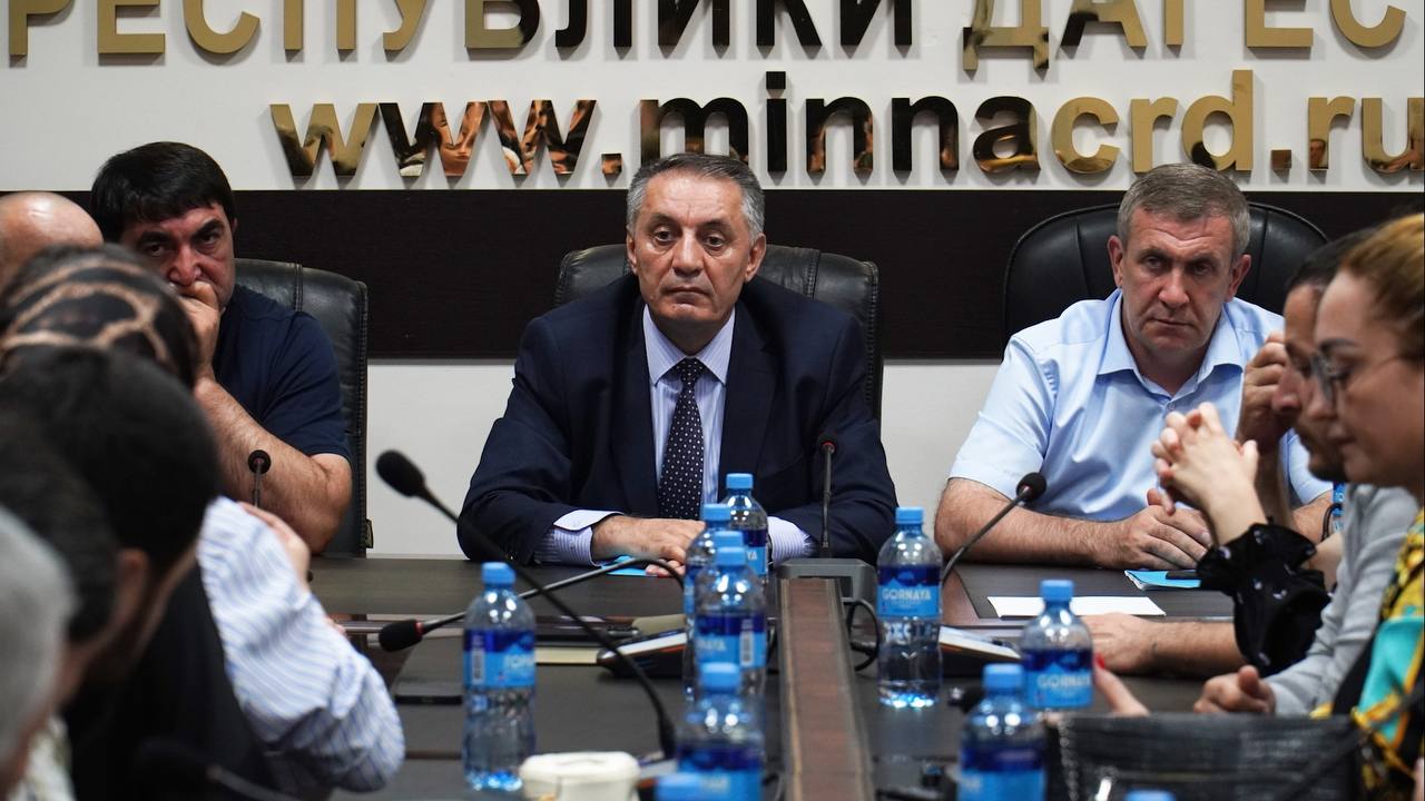 Абдурахман Махмудов провел встречу с родственниками пропавших без вести военнослужащих